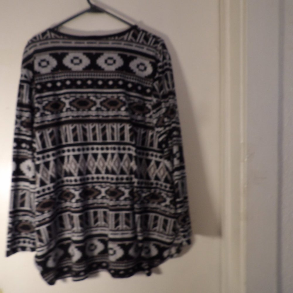 Bobbie Brooks Aztec Patterned Lightweight Sweater… - image 5